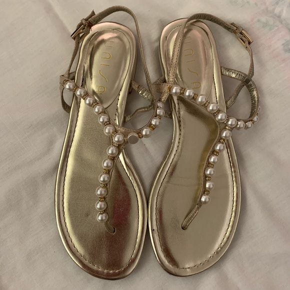 Unisa Shoes - Thong gold sandals